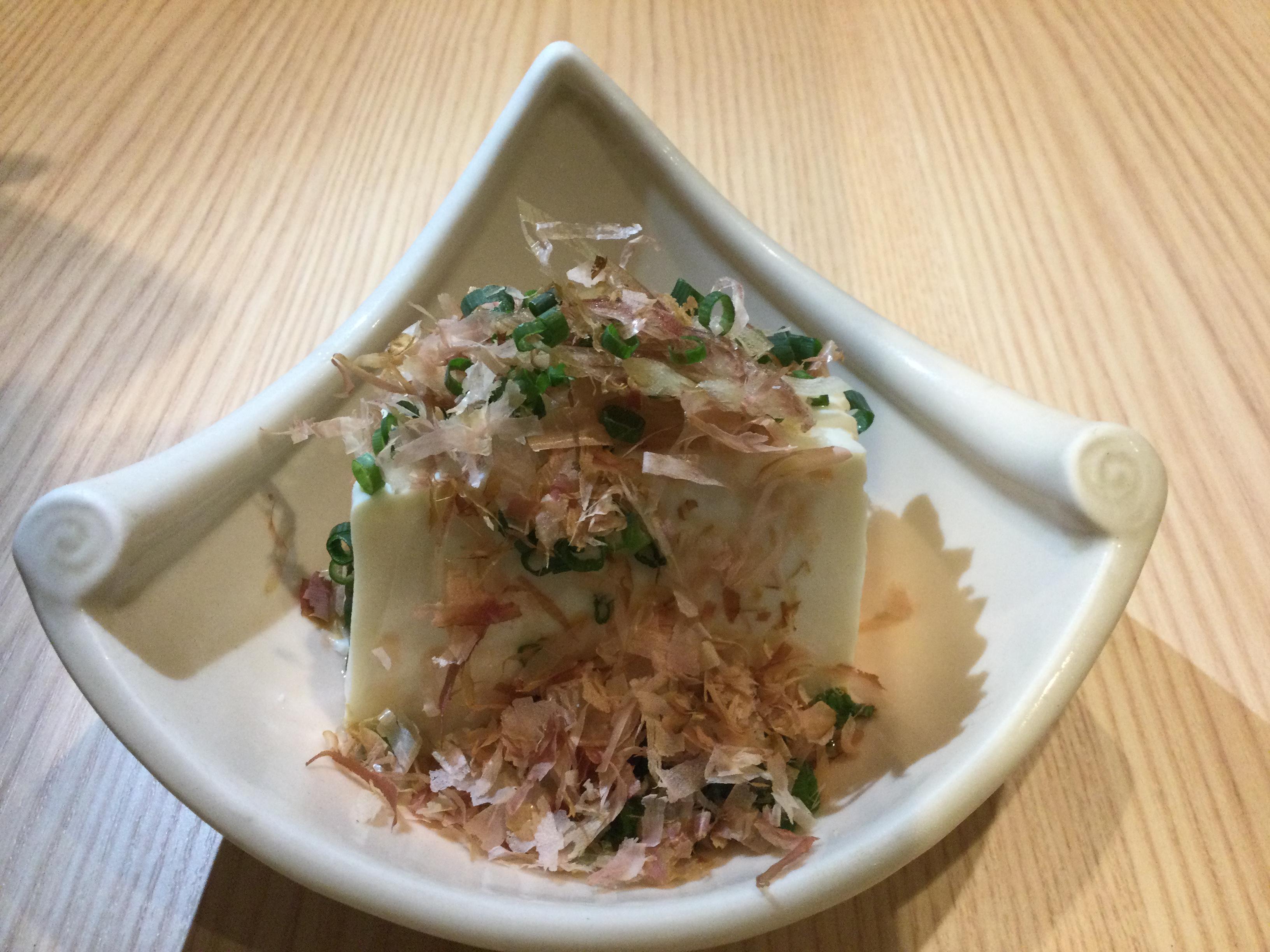 冷やっこ　（みょうが、ねぎ添）
